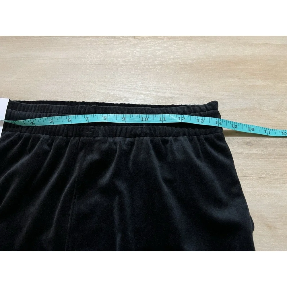 Nike Sportswear Girl's Size‎ XL Black Logo Velour Slim Fit Athletic Jogger Pants
